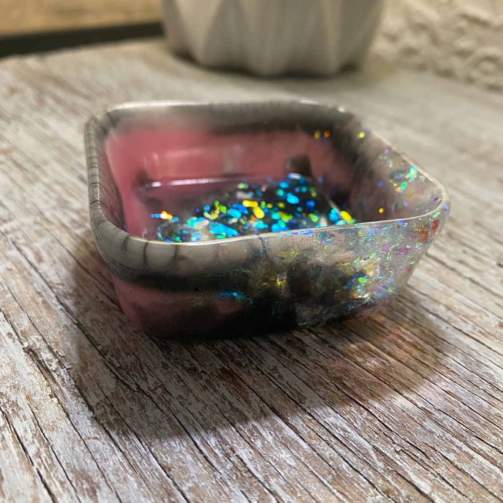 Handmade Resin Ring Dish - Picture 5 of 17